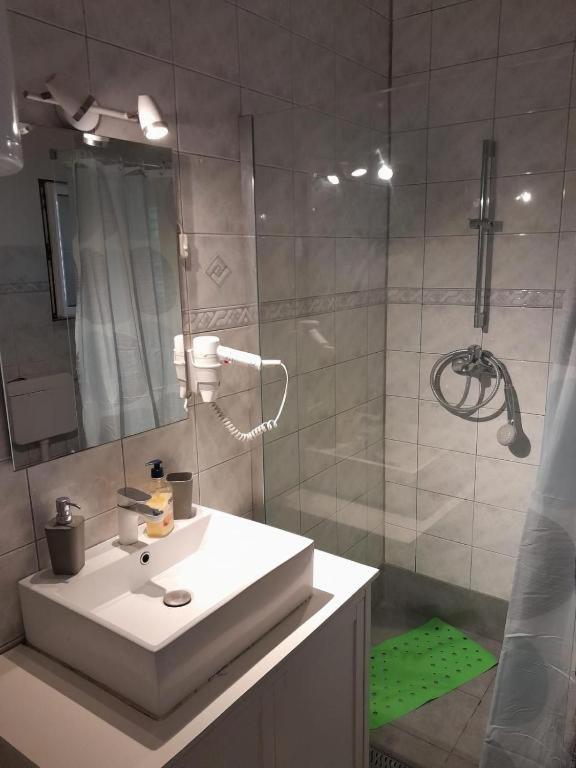 Apartmani Ira Vir Oda fotoğraf