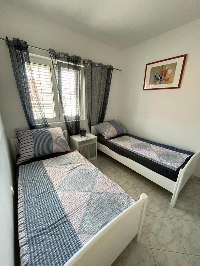 Apartmani Ira Vir Dış mekan fotoğraf