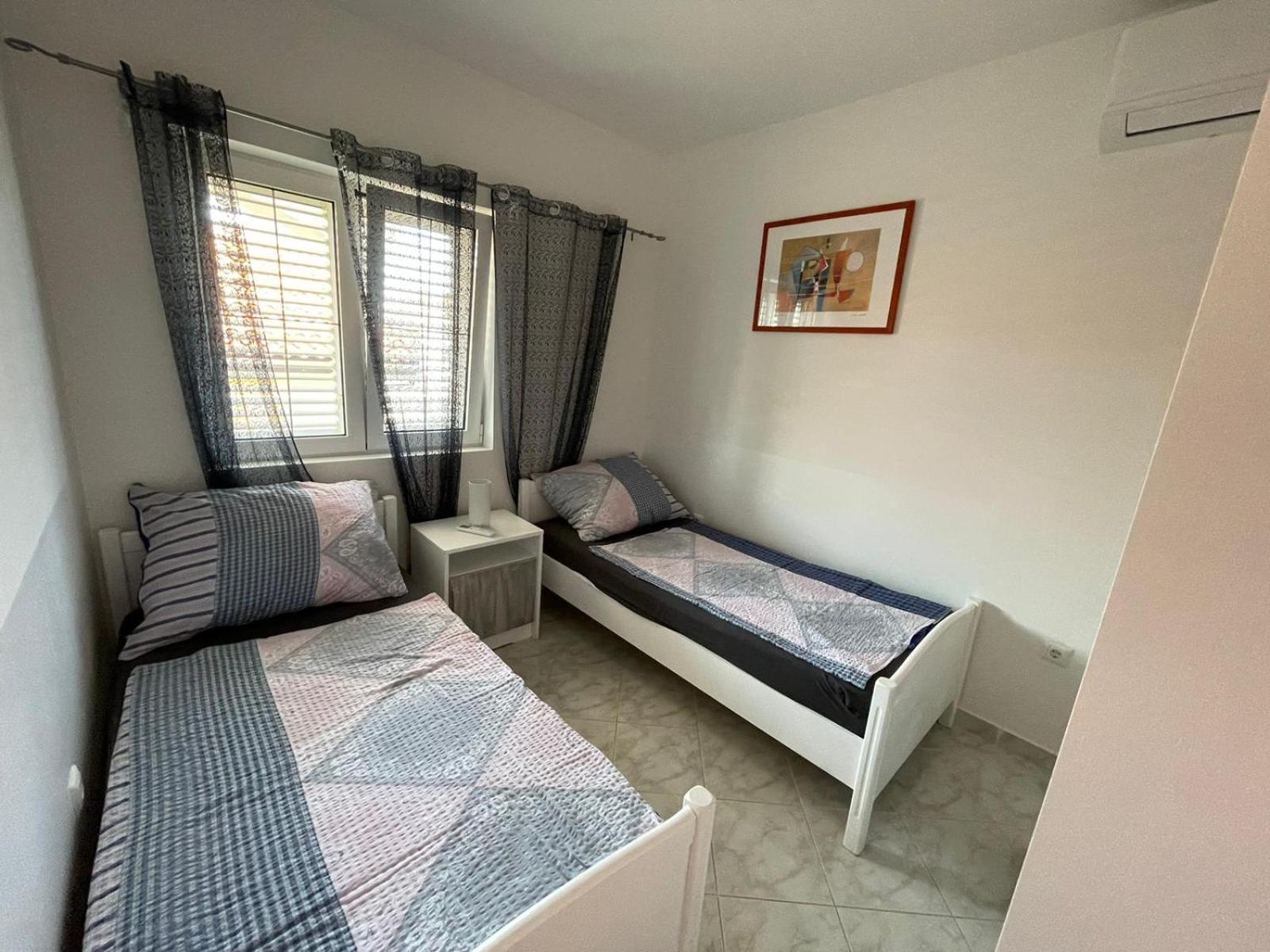 Apartmani Ira Vir Oda fotoğraf